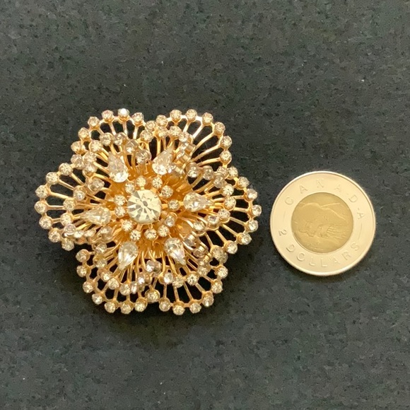 ✨Host pick✨ Vintage brooch - Picture 4 of 4